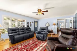 612 Kathy Dr, Seguin, TX 78155 - Photo 9