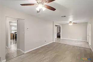 323 Cherrywood Ln, San Antonio, TX 78233 - Photo 13