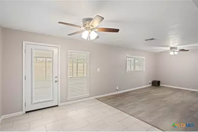 323 Cherrywood Lane, San Antonio, TX 78233 - Photo 11