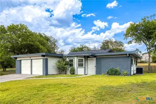 323 Cherrywood Ln, San Antonio, TX 78233 - Photo 1