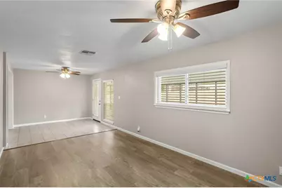 323 Cherrywood Lane, San Antonio, TX 78233 - Photo 9