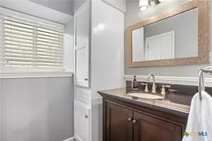 323 Cherrywood Ln, San Antonio, TX 78233 - Photo 19