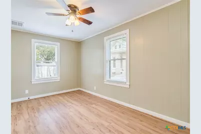 351 N Guenther Avenue, New Braunfels, TX 78130 - Photo 33