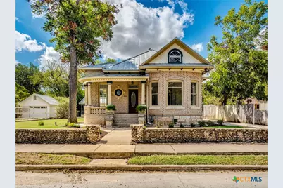 351 N Guenther Avenue, New Braunfels, TX 78130 - Photo 3