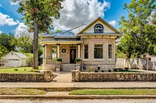 351 N Guenther Ave, New Braunfels, TX 78130 - Photo 3