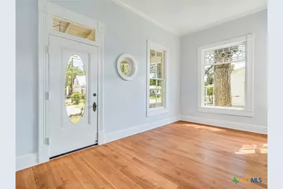 351 N Guenther Avenue, New Braunfels, TX 78130 - Photo 9