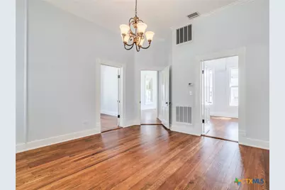 351 N Guenther Avenue, New Braunfels, TX 78130 - Photo 7