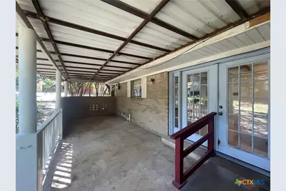 1304 W Avenue B, Lampasas, TX 76550 - Photo 33