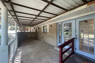 1304 W Ave B, Lampasas, TX 76550 - Photo 33