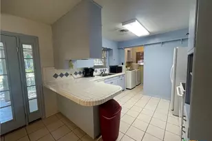 1304 W Ave B, Lampasas, TX 76550 - Photo 17