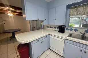 1304 W Ave B, Lampasas, TX 76550 - Photo 21