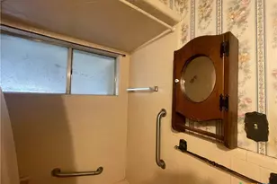 1304 W Ave B, Lampasas, TX 76550 - Photo 31