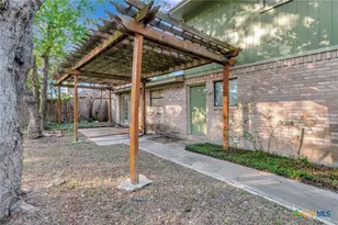 911 Westwood St, Victoria, TX 77901 - Photo 41