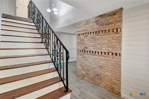 911 Westwood St, Victoria, TX 77901 - Photo 3