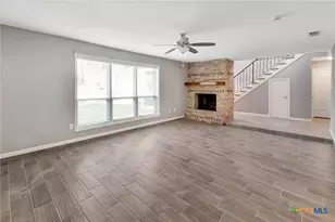 911 Westwood St, Victoria, TX 77901 - Photo 11