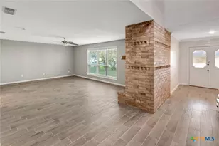 911 Westwood St, Victoria, TX 77901 - Photo 7