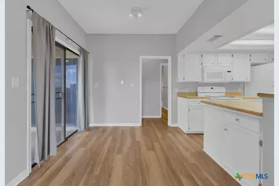 1013 Chestnut St #D, San Marcos, TX 78666 - Photo 7