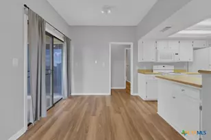 1013 Chestnut St, San Marcos, TX 78666 - Photo 7