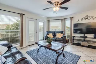 730 E Mather St, New Braunfels, TX 78130 - Photo 5