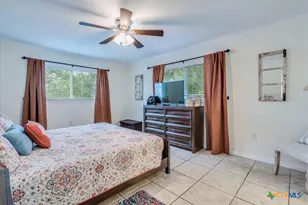 730 E Mather St, New Braunfels, TX 78130 - Photo 9