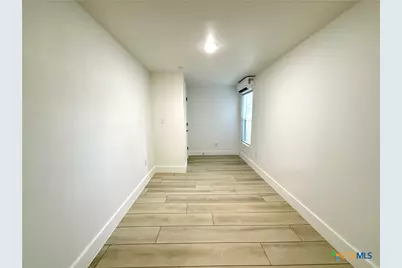 2204 W San Antonio Street #2, New Braunfels, TX 78130 - Photo 7