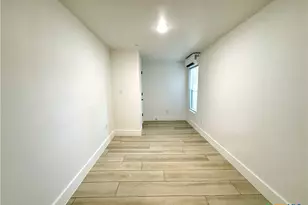 2204 W San Antonio St, New Braunfels, TX 78130 - Photo 7