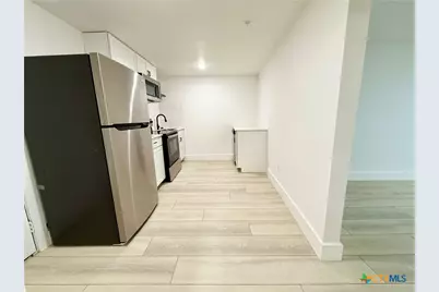 2204 W San Antonio Street #2, New Braunfels, TX 78130 - Photo 5