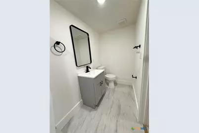 2204 W San Antonio Street #2, New Braunfels, TX 78130 - Photo 13