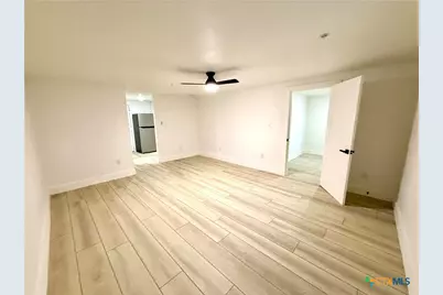 2204 W San Antonio Street #2, New Braunfels, TX 78130 - Photo 9