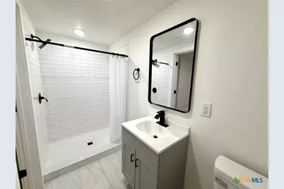 2204 W San Antonio Street #2, New Braunfels, TX 78130 - Photo 11