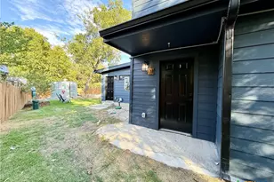 2204 W San Antonio St, New Braunfels, TX 78130 - Photo 19