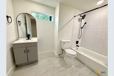 2204 W San Antonio Street #3, New Braunfels, TX 78130 - Photo 9