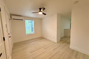 2204 W San Antonio St, New Braunfels, TX 78130 - Photo 13