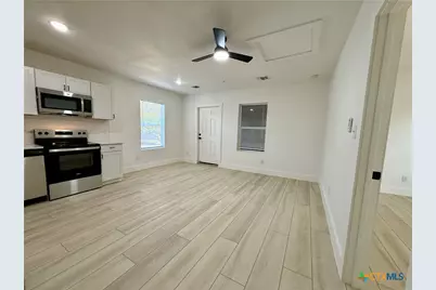 2204 W San Antonio Street #5, New Braunfels, TX 78130 - Photo 17