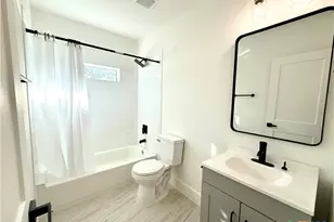 2204 W San Antonio St, New Braunfels, TX 78130 - Photo 11