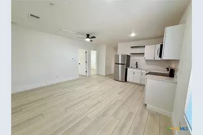 2204 W San Antonio Street #5, New Braunfels, TX 78130 - Photo 7