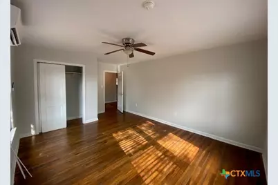 111 N Cedar Avenue, Luling, TX 78648 - Photo 9