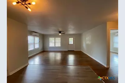 111 N Cedar Avenue, Luling, TX 78648 - Photo 7