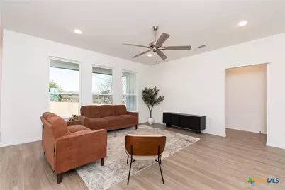 569 Bella Rose Drive, Belton, TX 76513 - Photo 5