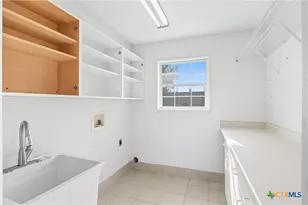 715 Happy Haven Rd, Mcqueeney, TX 78123 - Photo 15