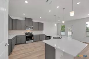 703 Ryan St, Belton, TX 76513 - Photo 13