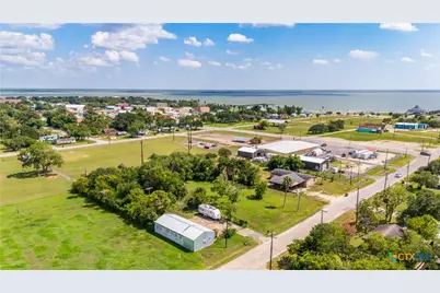 404 8th Street, Palacios, TX 77465 - Photo 5