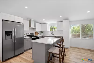 404 E Pecan Street, Taylor, TX 76574 - Photo 7