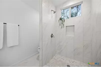 404 E Pecan Street, Taylor, TX 76574 - Photo 13