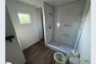 414 S Esplanade Street, Cuero, TX 77954 - Photo 11