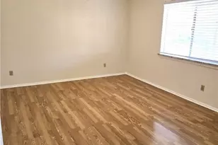 203 S Mitchell St, San Marcos, TX 78666 - Photo 5