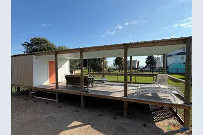 109 S Washington Boulevard, Port O'Connor, TX 77982 - Photo 7