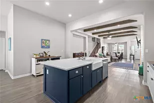 209 Flint Rock Ct, Victoria, TX 77904 - Photo 3