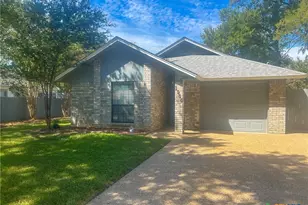 1904 N Harding Ave, Cameron, TX 76520 - Photo 3