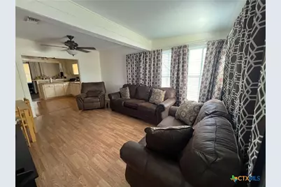 1002 E Park Avenue, Victoria, TX 77901 - Photo 3